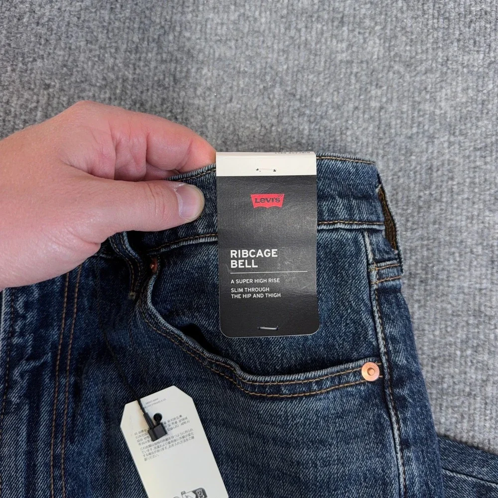 Levis Premium Jean Women 31x30 Ribcage Bell Wide Leg Boot Cut Super High Waist - Picture 6 of 15